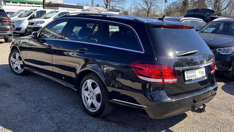 Gebraucht Mercedes E250 204 PS (150 kW) 2016 Schwarz Limousine