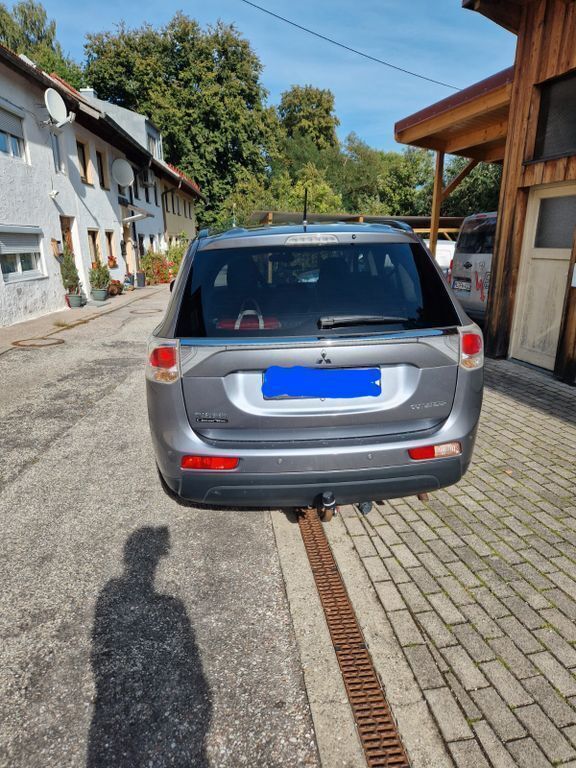 Gebraucht Mitsubishi Outlander 150 PS (110 kW) 2014 Grau SUV