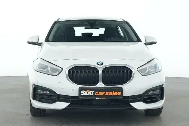 Używany BMW 120 Advantage 178 KM (130 kW) 2023 Biały Hatchback