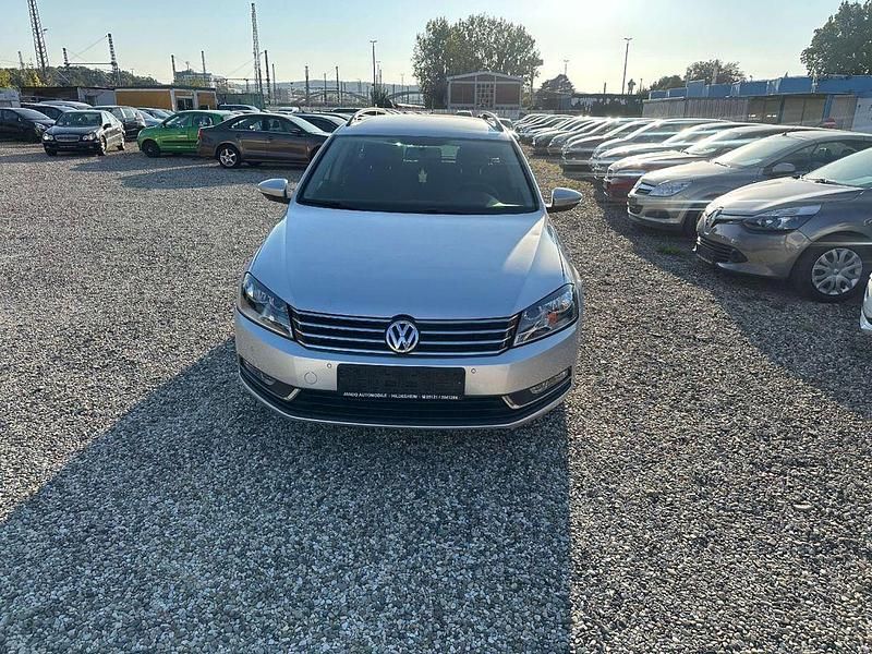 Gebraucht VW Passat Trendline 140 PS (102 kW) 2012 Grau Kombi