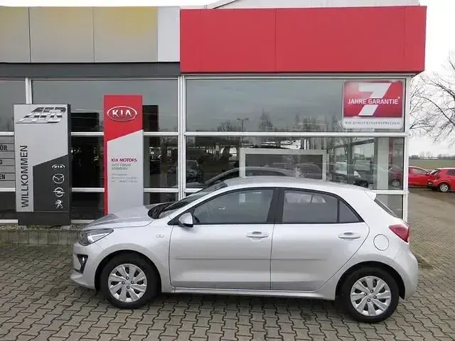 Gebraucht Kia Rio Comfort 84 PS (61 kW) 2023 Silber Kleinwagen