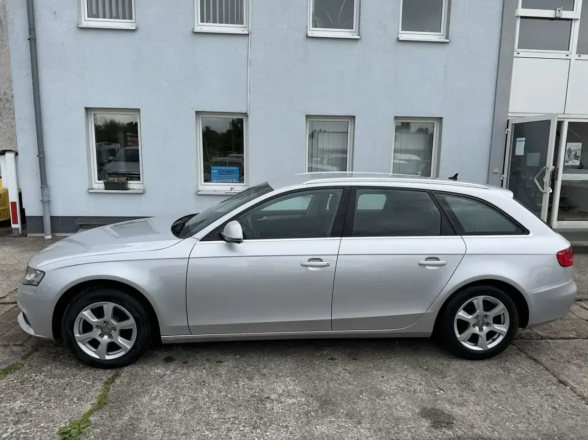 Gebraucht Audi A4 Attraction 160 PS (117 kW) 2008 Eissilber metallic Kombi