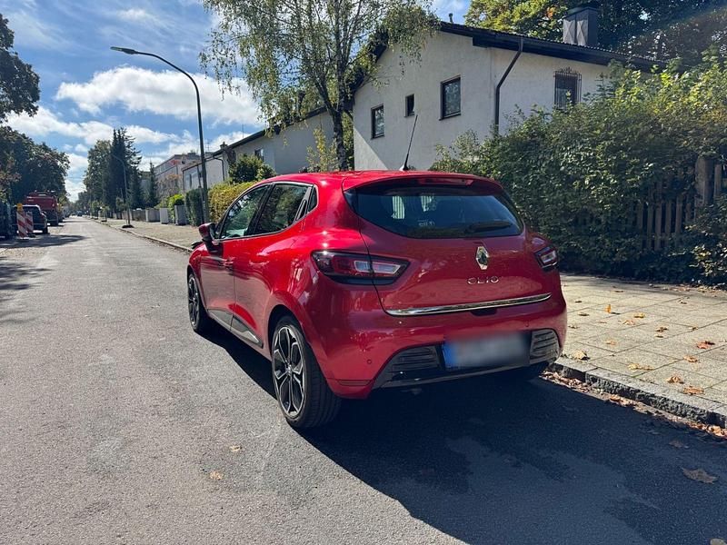 Rot Gebraucht 2017 Renault Clio IV Kleinwagen | 8.500 € (Fairer Preis) - Bild 1/4