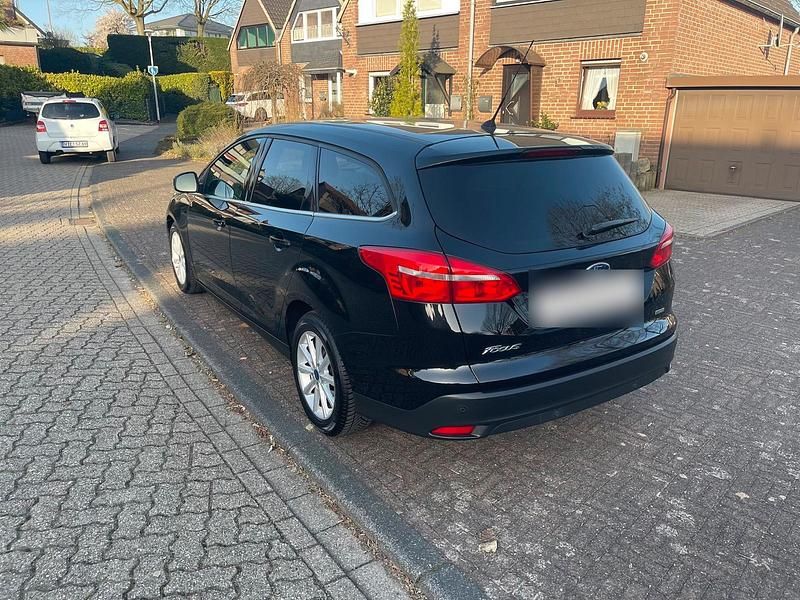 Gebraucht Ford Focus 125 PS (91 kW) 2014 Schwarz Kombi
