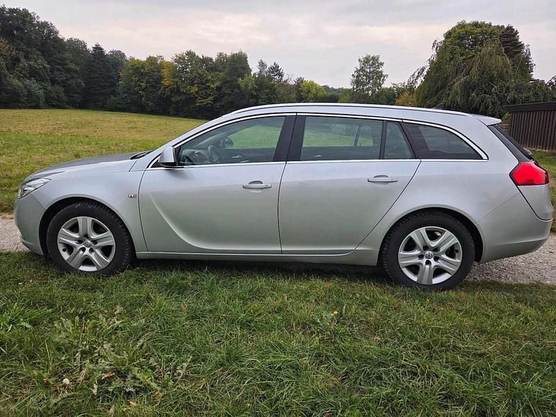 Silber Gebraucht 2009 Opel Insignia Kombi | 4.500 € (Fairer Preis) - Bild 1/4