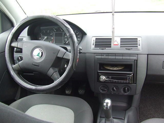 Gebraucht Skoda Fabia 73 PS (53 kW) 2004 Grau metallic Kleinwagen
