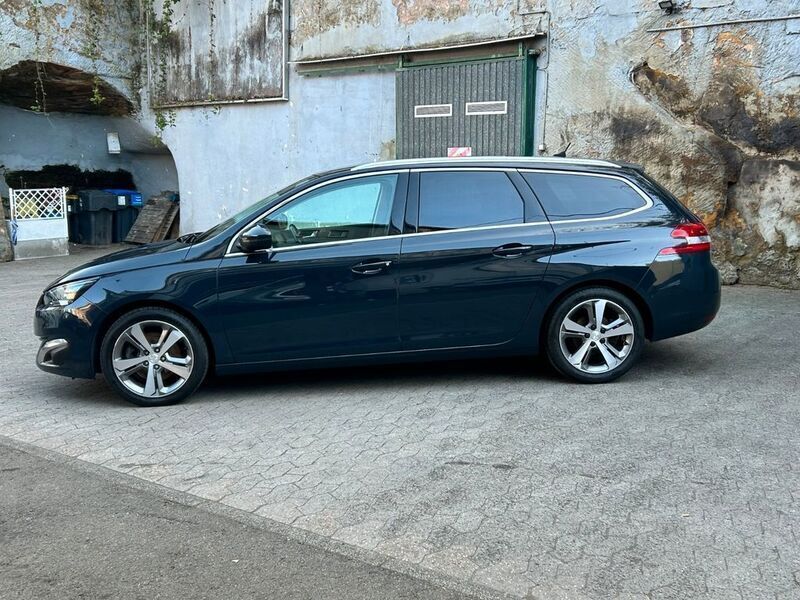 Grau Gebraucht 2015 Peugeot 308 Allure Kombi | 8.900 € (Etwas zu teuer) - Bild 1/4