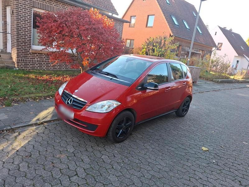Rot Gebraucht 2009 Mercedes A160 Limousine | 3.300 € (Superpreis) - Bild 1/4