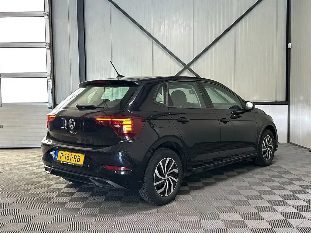 Gebraucht VW Polo Business 95 PS (69 kW) 2022 Schwarz Kleinwagen