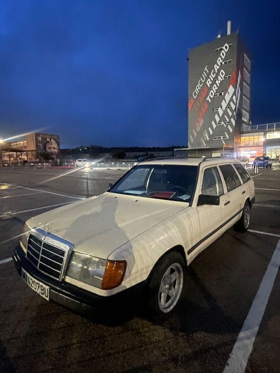 Gebraucht Mercedes 300 185 PS (136 kW) 1987 Beige Limousine