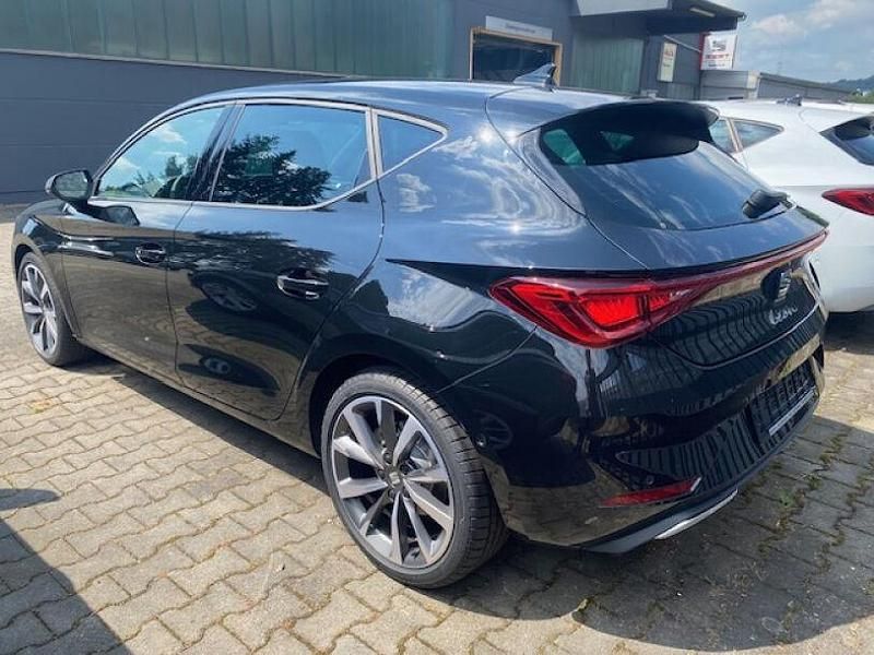 Gebraucht Seat Leon FR 150 PS (110 kW) 2023 Schwarz Limousine