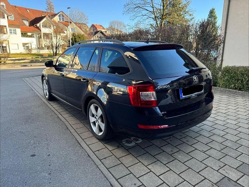Gebraucht Skoda Octavia Ambition 150 PS (110 kW) 2015 Schwarz Kleinwagen