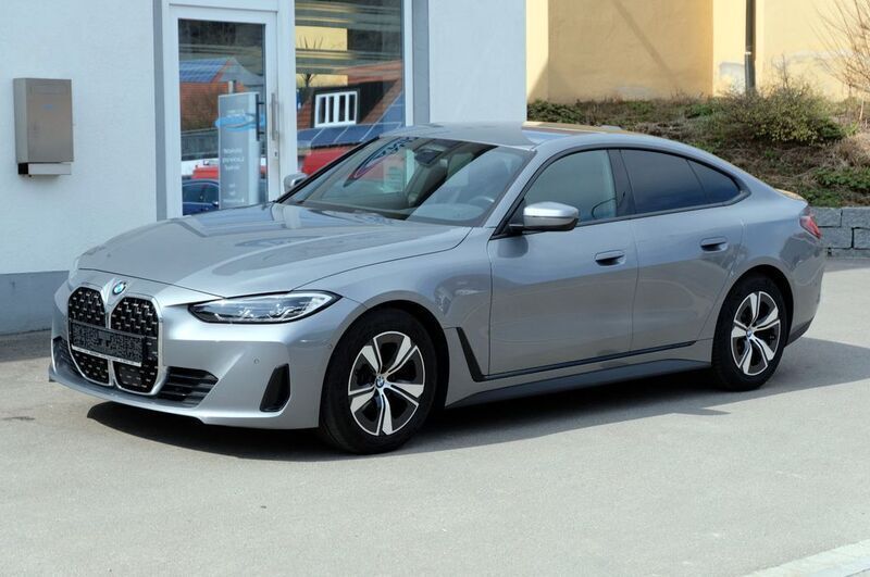 Grau Gebraucht 2022 BMW 420 Gran Coupé Sport Line Coupé | 34.900 € (Etwas zu teuer) - Bild 1/4