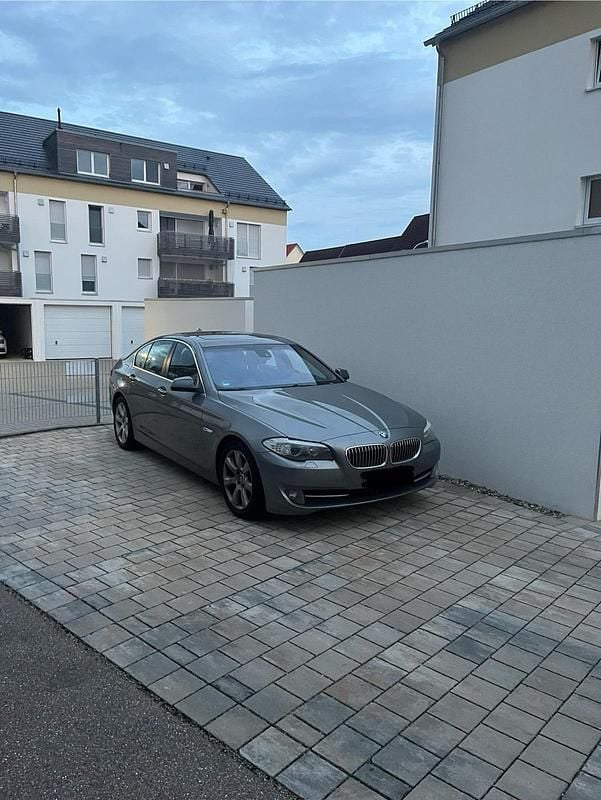 Gebraucht BMW 528 252 PS (185 kW) 2010 Grau Limousine