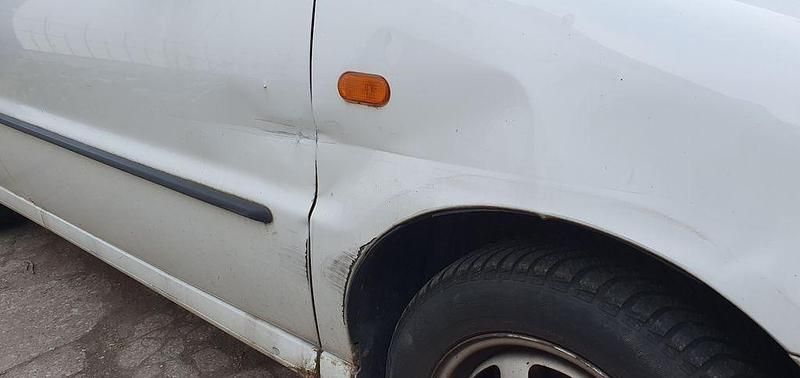 Gebraucht VW Polo Basis 60 PS (44 kW) 1997 Weiß Kleinwagen