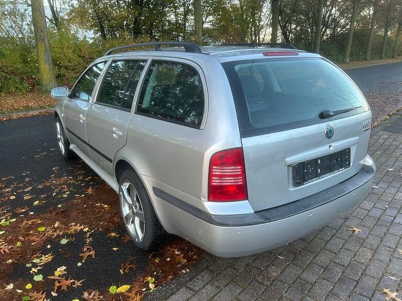 Usata Skoda Octavia Elegance 116 CV (85 kW) 2002 Argento Station wagon