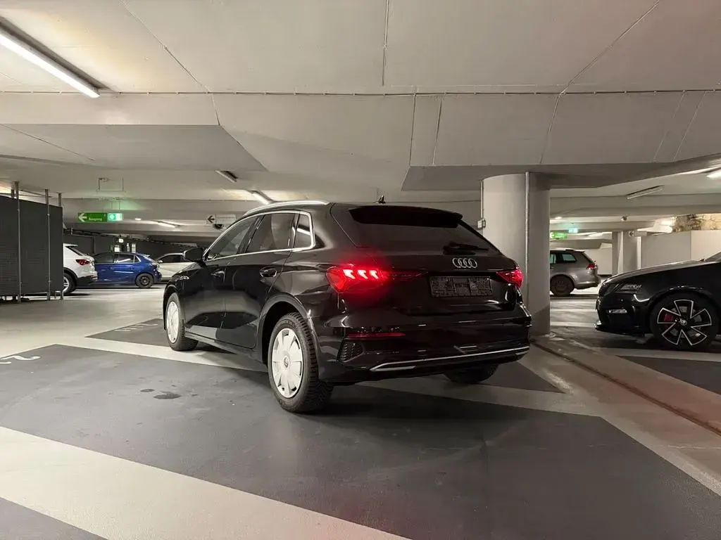 Usado Audi A3 Advanced 204 CV (150 kW) 2021 Negro Berlina