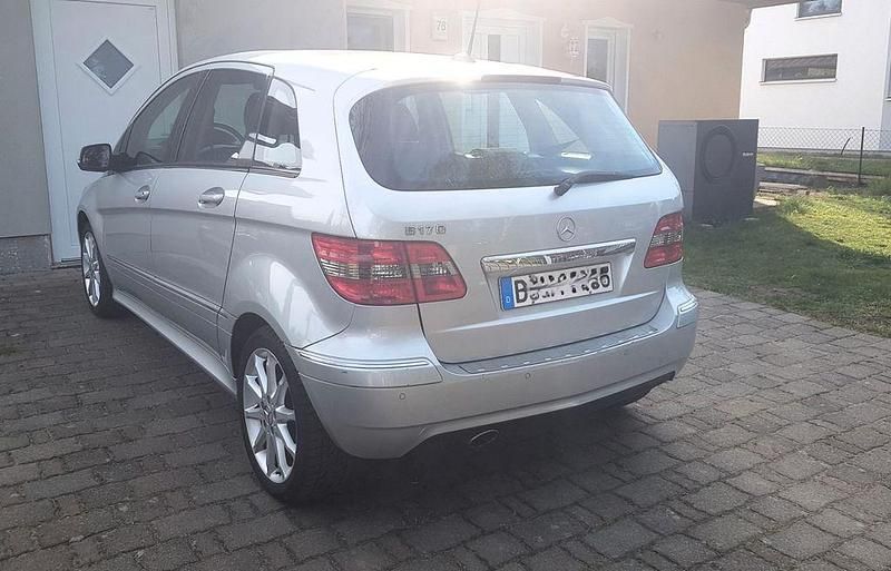 Silber Gebraucht 2008 Mercedes B170 Van / Kleinbus | 6.895 € (Etwas zu teuer) - Bild 1/4