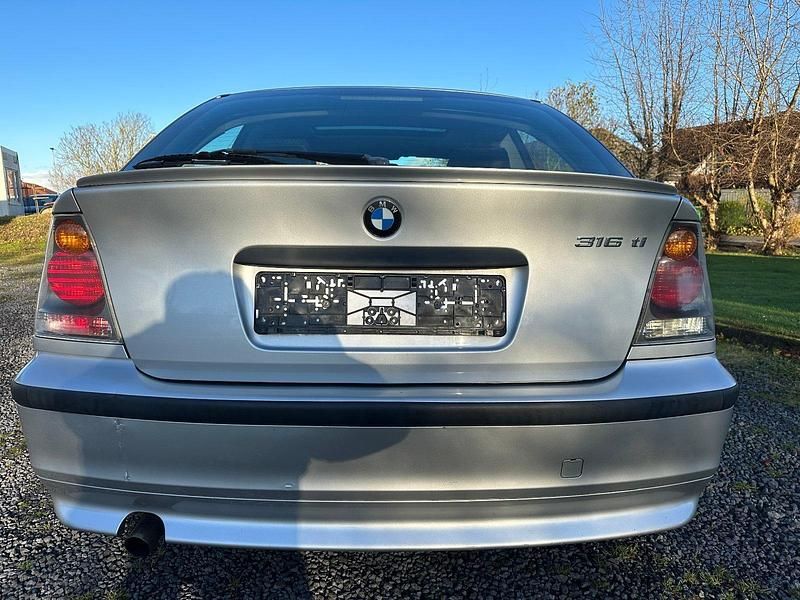 Gebraucht BMW 316 116 PS (85 kW) 2002 Silber Coupé