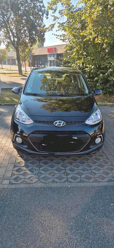 Schwarz Gebraucht 2014 Hyundai i10 Kleinwagen | 5.700 € - Bild 1/4