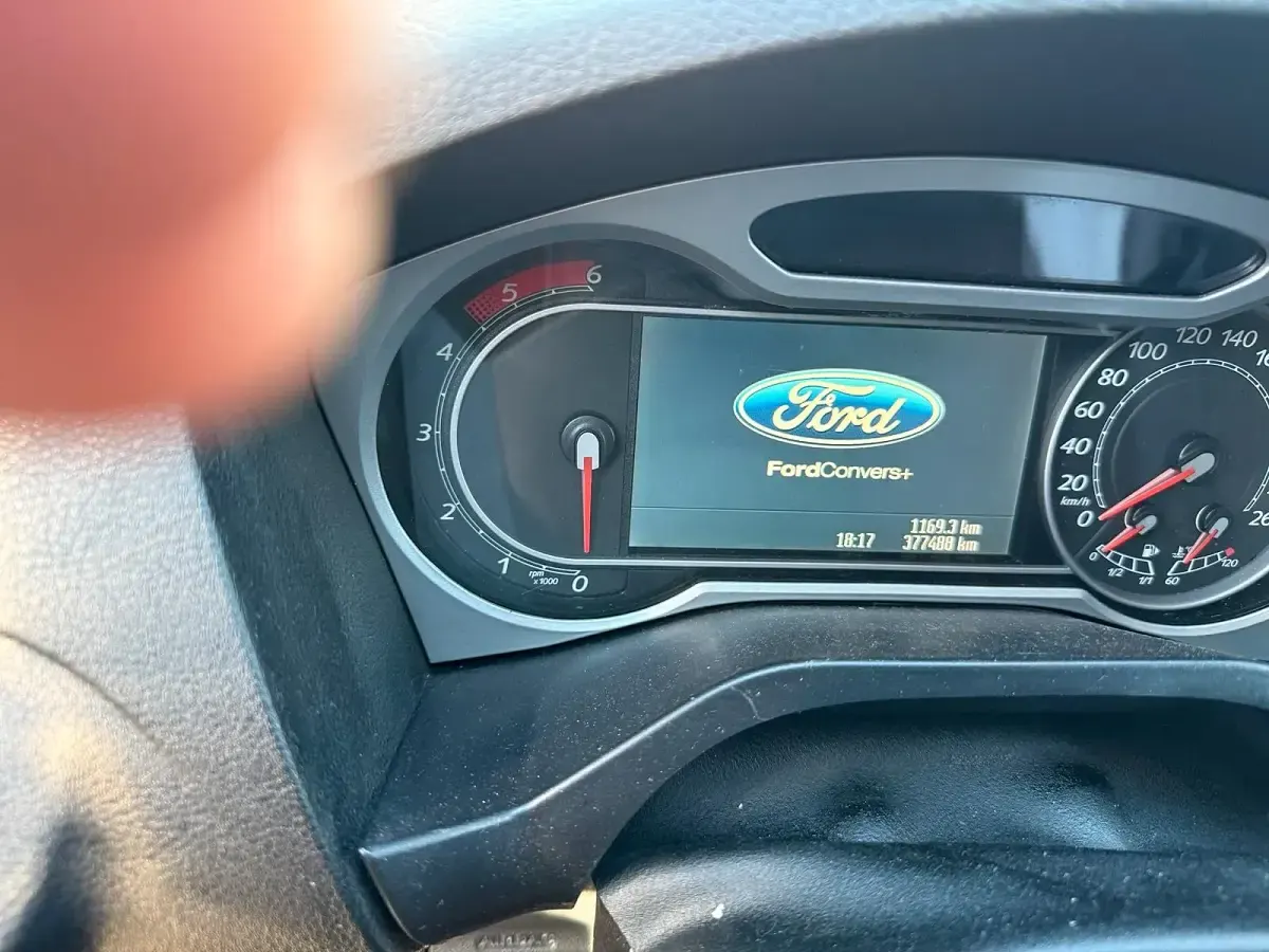 Gebraucht Ford S-MAX 140 PS (102 kW) 2026 Silber Van / Kleinbus