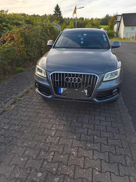 Grau Gebraucht 2016 Audi Q5 Sport SUV | 20.500 € (Fairer Preis) - Bild 1/4
