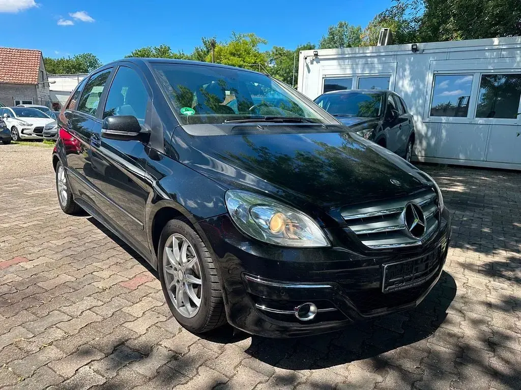 Gebraucht Mercedes B160 95 PS (69 kW) 2011 Schwarz Kleinwagen