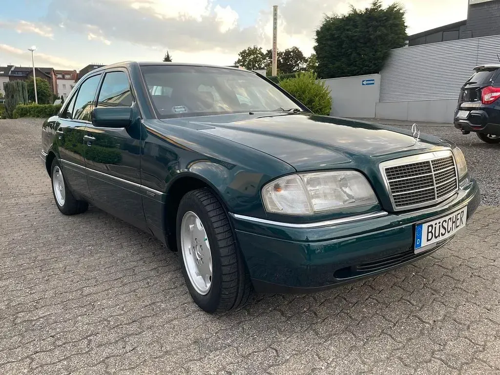 Gebraucht Mercedes C180 122 PS (89 kW) 1996 Grün Limousine
