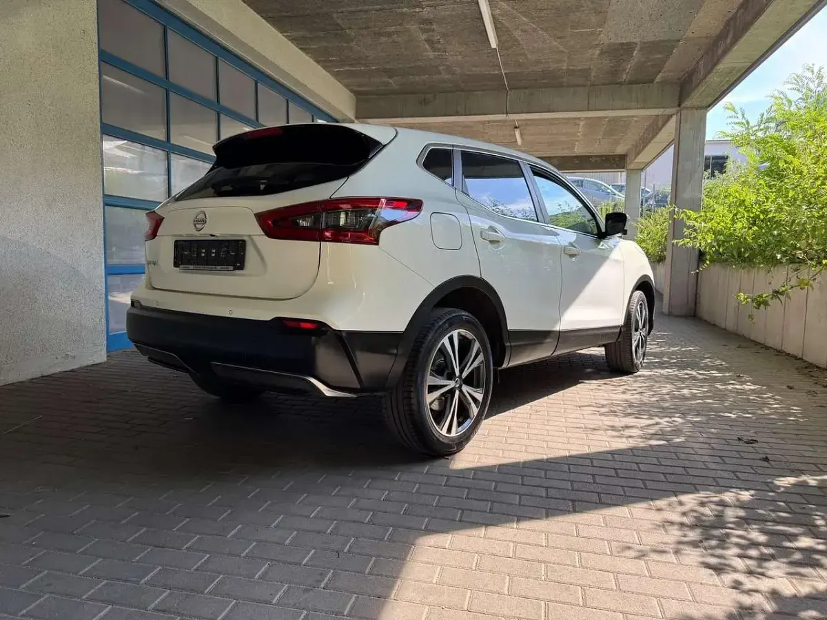 Gebraucht Nissan Qashqai N-Connecta 116 PS (85 kW) 2018 White (s) SUV