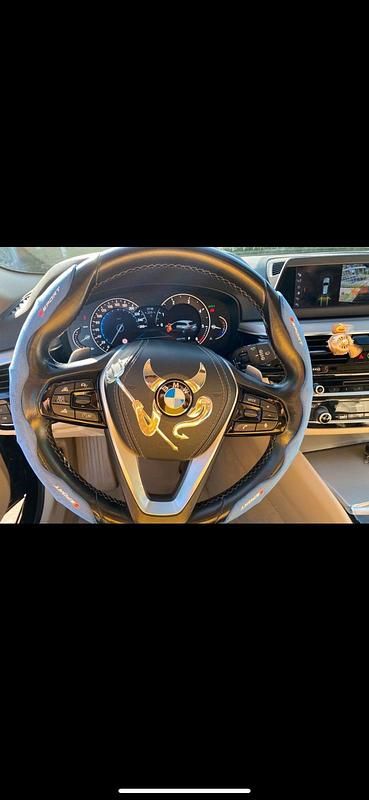 Schwarz Gebraucht 2019 BMW 520 Comfort Edition Kombi | 20.199 € (Superpreis) - Bild 1/4