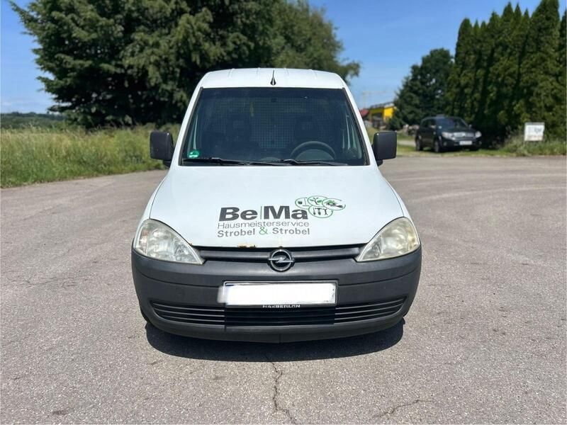 Weiß Gebraucht 2010 Opel Combo Van / Kleinbus | 1.400 € (Guter Preis) - Bild 1/4