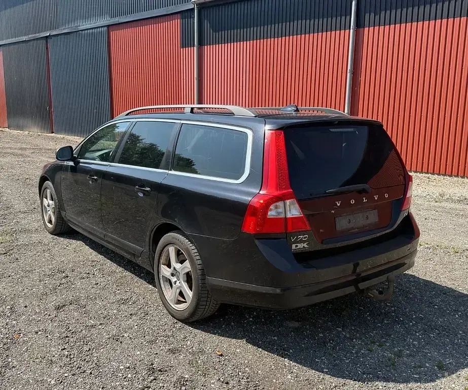 Gebraucht Volvo V70 Momentum 163 PS (119 kW) 2012 Schwarz Kombi