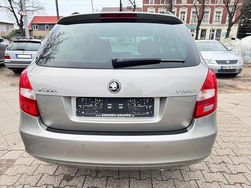 Gebraucht Skoda Fabia 105 PS (77 kW) 2014 Beige Kleinwagen