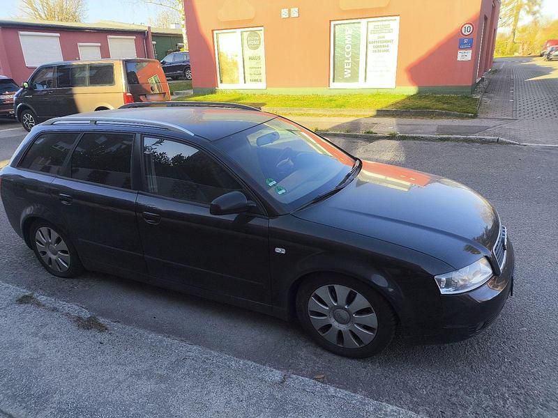 Gebraucht Audi A4 131 PS (96 kW) 2002 Schwarz Kombi