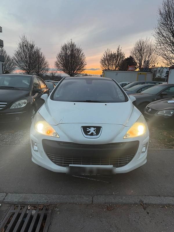 Weiß Gebraucht 2009 Peugeot 308 Limousine | 750 € (Guter Preis) - Bild 1/4