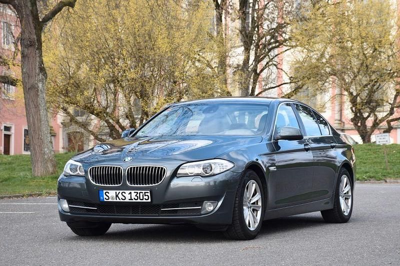 Gebraucht BMW 520 Performance 184 PS (135 kW) 2011 Grau Limousine