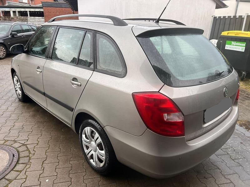 Gebraucht Skoda Fabia 75 PS (55 kW) 2010 Braun Kombi