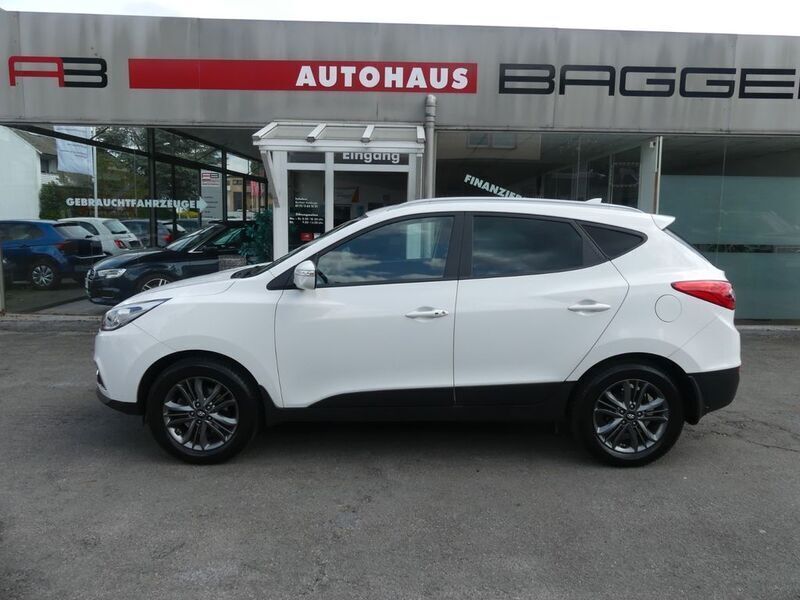 Weiß Gebraucht 2014 Hyundai ix35 Edition SUV | 11.490 € (Etwas zu teuer) - Bild 1/4