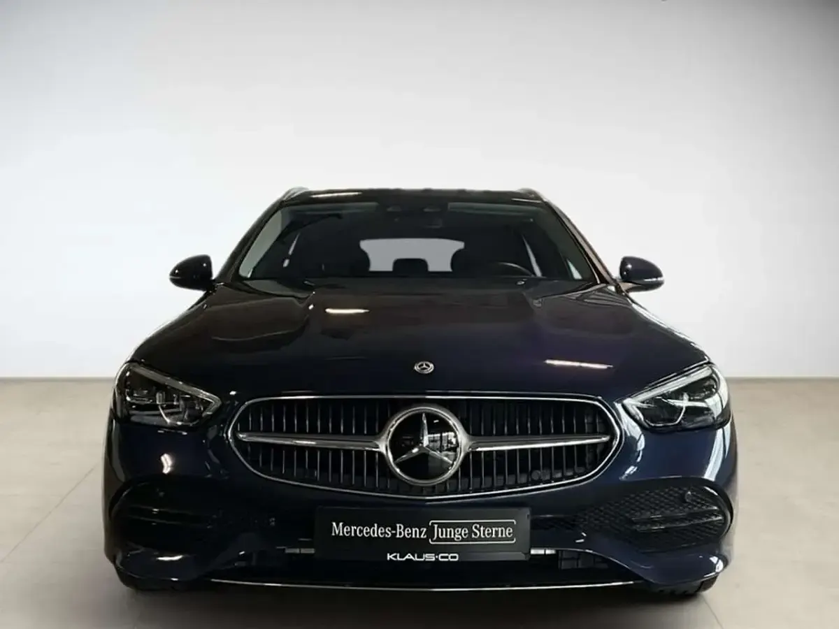 Gebraucht Mercedes C220 Avantgarde 200 PS (147 kW) 2023 Metalliclack sodalithblau Kombi