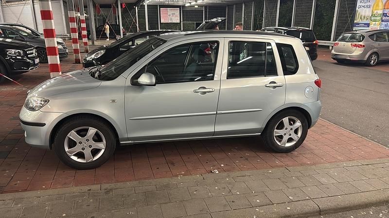 Second-hand Mazda 2 80 CP (58 kW) 2004 Argintiu Hatchback