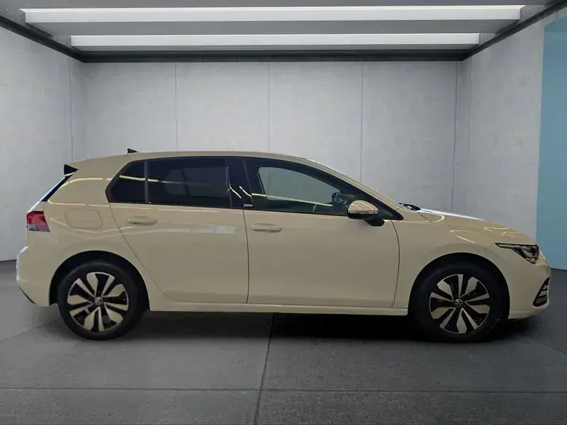 Gebraucht VW Golf VIII 116 PS (85 kW) 2024 Weiß Kleinwagen