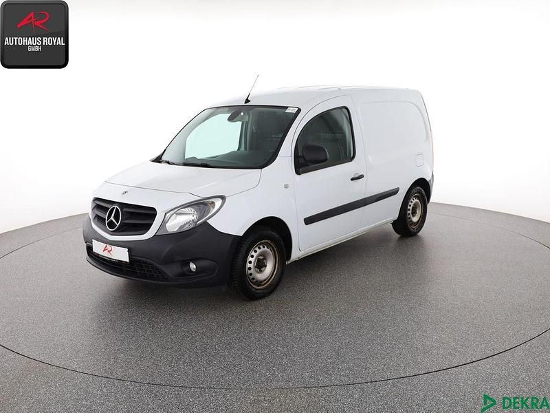 Weiß Gebraucht 2021 Mercedes Citan 109 Van / Kleinbus | 11.480 € (Fairer Preis) - Bild 1/4