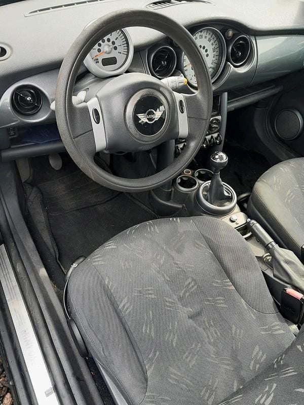 Weiß Gebraucht 2006 Mini ONE Kleinwagen | 650 € - Bild 1/4