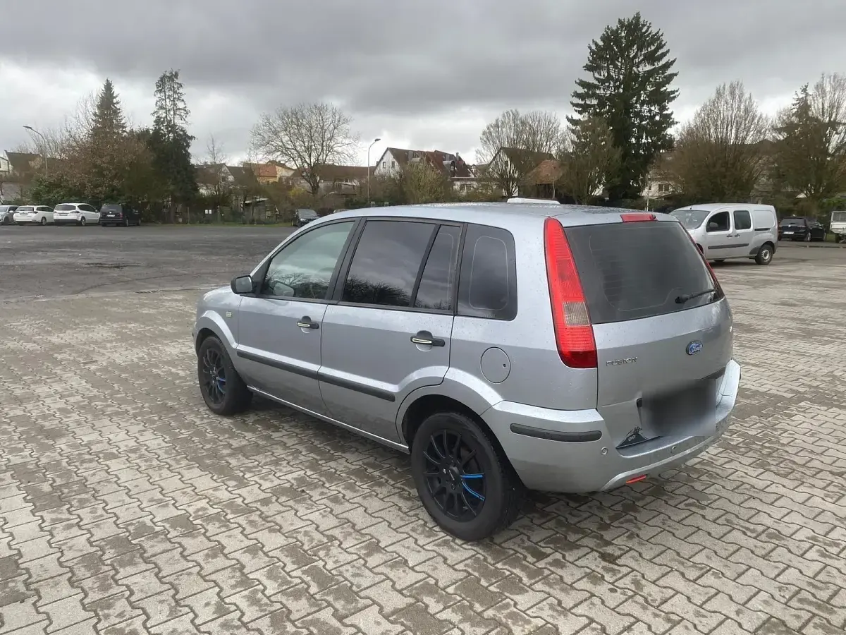 Gebraucht Ford Fusion 100 PS (73 kW) 2005 Silber Kleinwagen
