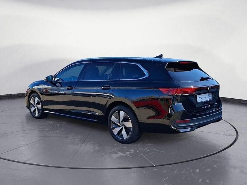 Gebraucht VW Passat Business 204 PS (150 kW) 2025 Grenadillschwarz metallic Kombi