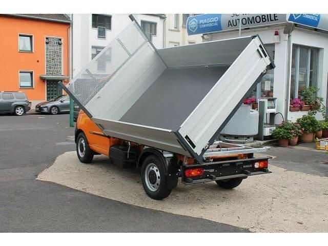 Neu Piaggio Porter 106 PS (77 kW) 2025 Orange SUV