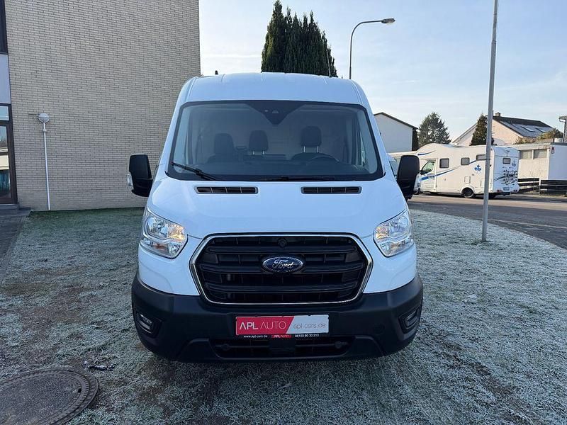Gebraucht Ford Transit Trend 131 PS (96 kW) 2021 Weiß Van / Kleinbus
