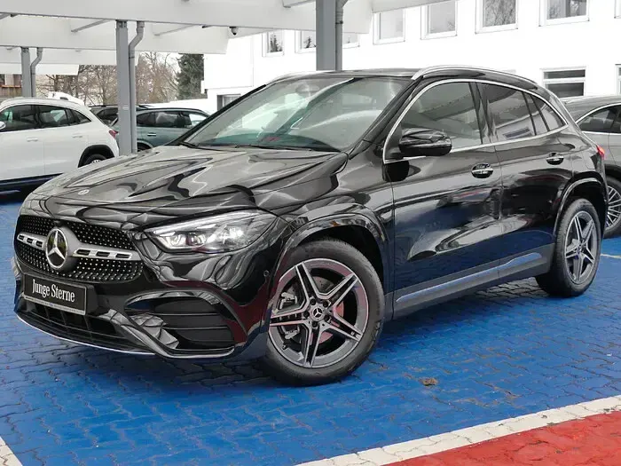 Gebraucht Mercedes GLA200 AMG line 163 PS (119 kW) 2025 SUV