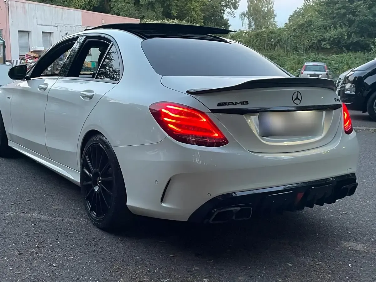 Gebraucht Mercedes C43 AMG 367 PS (269 kW) 2016 Weiß Limousine