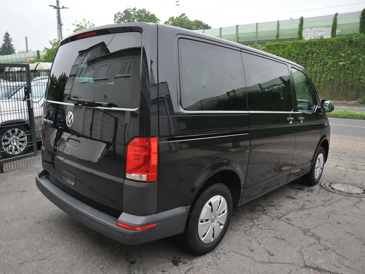 Gebraucht VW Transporter 150 PS (110 kW) 2022 Deep black perleffekt Van